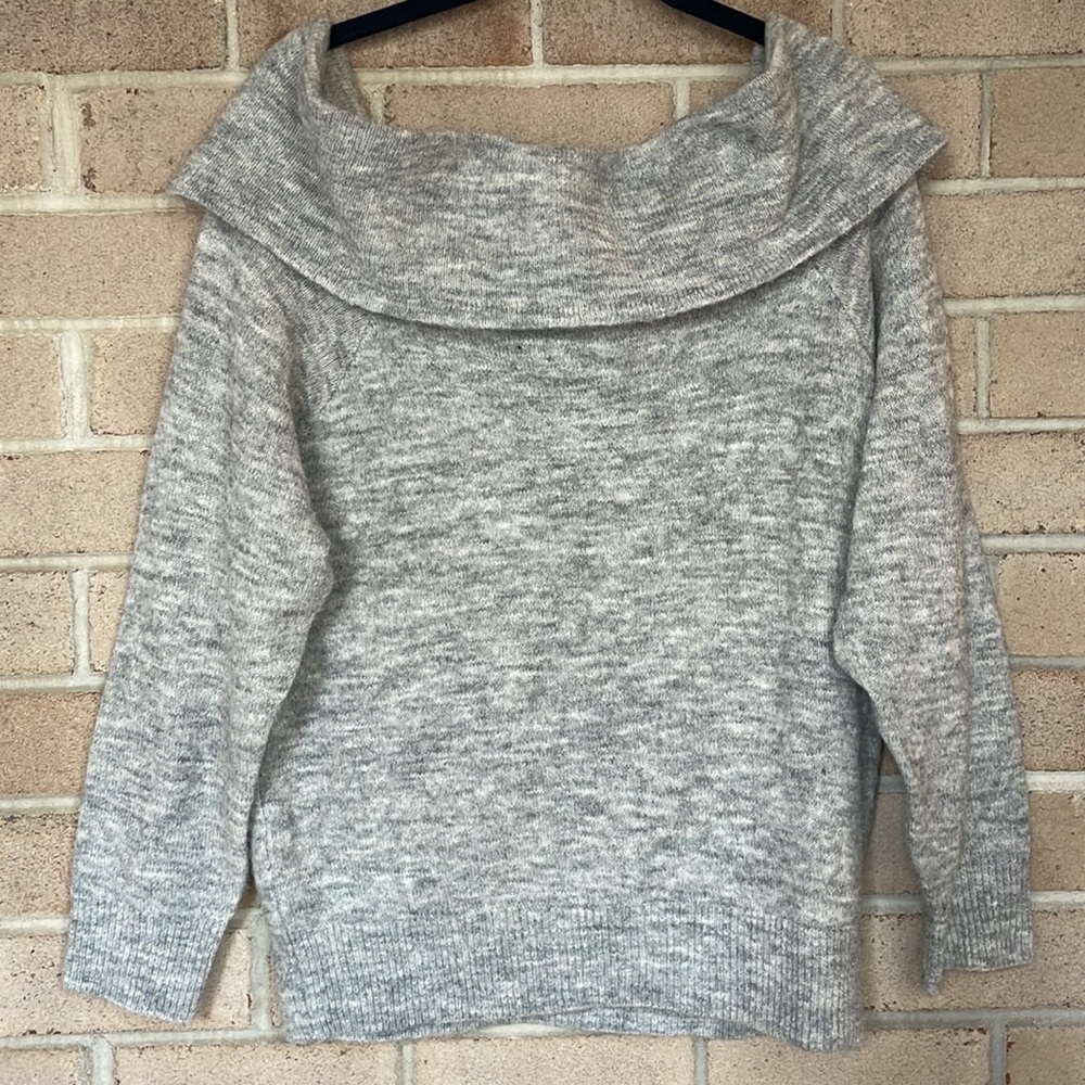 H&M Gray Off the Shoulder Knit Sweater